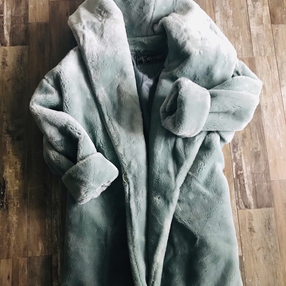 COPY - KENT STREET Faux FUR Coat| like new